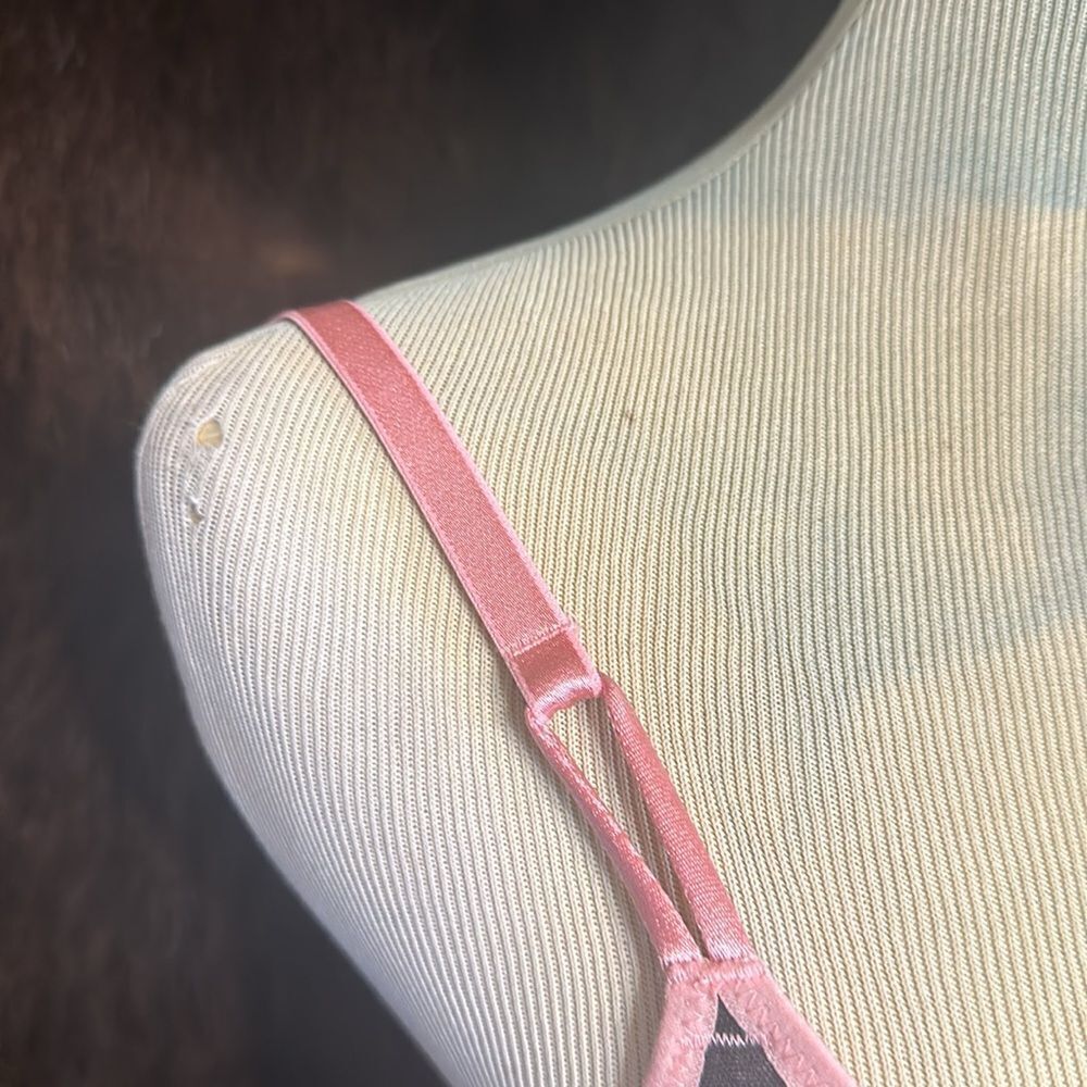 Victoria’s Secret bra 32C (3100) - Picture 3 of 5